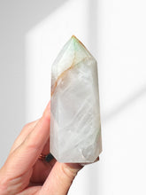 Load image into Gallery viewer, Northern Lights Quartz Point 19