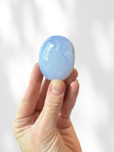 Load image into Gallery viewer, Blue Chalcedony Palmstone