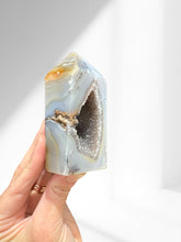 Load image into Gallery viewer, Agate Point 17