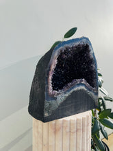 Load image into Gallery viewer, Amethyst Geode | 32kg