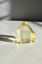 Load image into Gallery viewer, Citrine Point 36