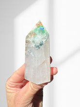 Load image into Gallery viewer, Northern Lights Quartz Point 08