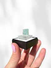 Load image into Gallery viewer, Aquamarine Specimen 05