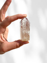 Load image into Gallery viewer, UV Reactive Phantom Amethyst Point 18