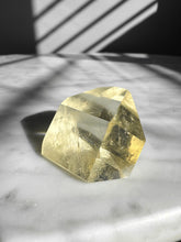 Load image into Gallery viewer, Citrine Point 50