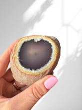 Load image into Gallery viewer, Agate Enhydro 18