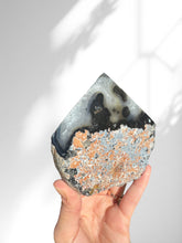 Load image into Gallery viewer, Rough Agate Polished Point