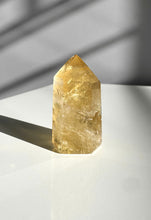 Load image into Gallery viewer, Citrine Point 28