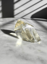 Load image into Gallery viewer, Citrine Point 47