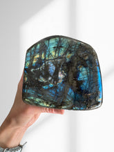 Load image into Gallery viewer, Labradorite Standing 03