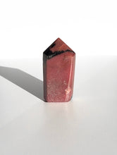 Load image into Gallery viewer, Rhodonite Point 06
