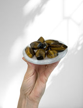 Load image into Gallery viewer, Selenite Charging Dish | medium