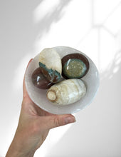 Load image into Gallery viewer, Selenite Charging Dish | large