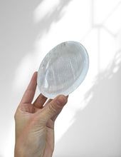 Load image into Gallery viewer, Selenite Charging Dish | medium