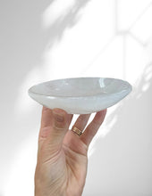 Load image into Gallery viewer, Selenite Charging Dish | large