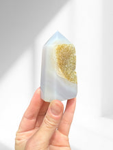 Load image into Gallery viewer, Agate Point 18