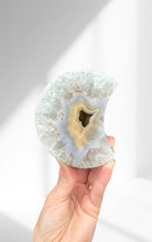 Load image into Gallery viewer, Agate Moon 03