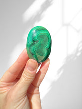 Load image into Gallery viewer, Malachite Palmstone
