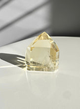 Load image into Gallery viewer, Citrine Point 36
