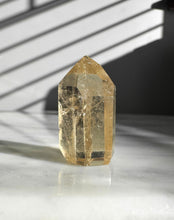 Load image into Gallery viewer, Citrine Point 42
