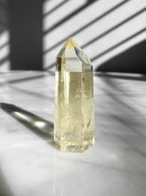 Load image into Gallery viewer, Citrine Point 39
