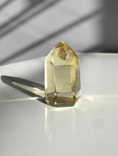 Load image into Gallery viewer, Citrine Point 31
