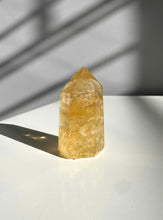 Load image into Gallery viewer, Citrine Point 28
