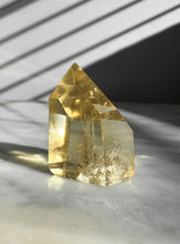 Load image into Gallery viewer, Citrine Point 48
