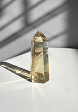 Load image into Gallery viewer, Citrine Point 21
