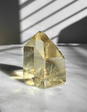 Load image into Gallery viewer, Citrine Point 41
