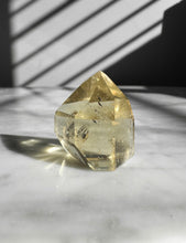Load image into Gallery viewer, Citrine Point 40
