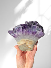 Load image into Gallery viewer, Amethyst Cupcake 15
