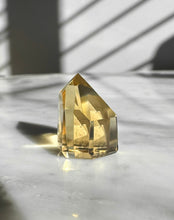 Load image into Gallery viewer, Citrine Point 46
