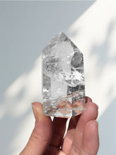Load image into Gallery viewer, Clear Quartz Tocantin Point 18
