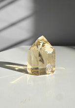 Load image into Gallery viewer, Citrine Point 37
