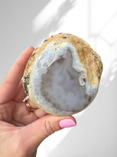 Load image into Gallery viewer, Agate Enhydro 03
