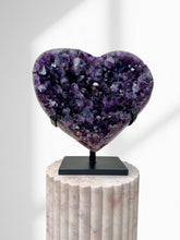 Load image into Gallery viewer, Large Amethyst Heart 04
