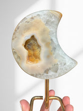 Load image into Gallery viewer, Agate Moon + Stand 05
