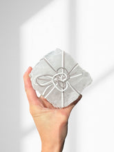 Load image into Gallery viewer, Clear Quartz Coaster Set
