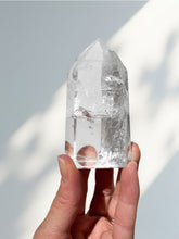 Load image into Gallery viewer, Clear Quartz Tocantin Point 21
