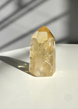 Load image into Gallery viewer, Citrine Point 32
