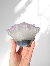 Load image into Gallery viewer, Amethyst Cupcake 16

