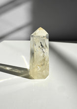 Load image into Gallery viewer, Citrine Point 20
