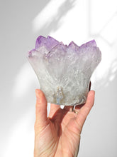 Load image into Gallery viewer, Amethyst Cupcake 18
