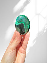 Load image into Gallery viewer, Malachite Palmstone
