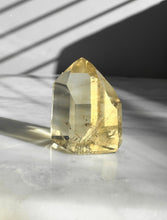 Load image into Gallery viewer, Citrine Point 41
