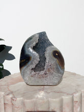 Load image into Gallery viewer, Amethyst Druzy Flame 04
