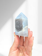 Load image into Gallery viewer, Agate Point 13
